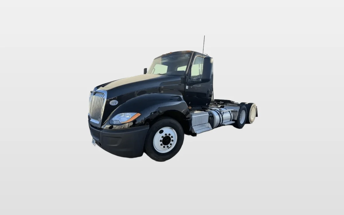 2020 International LT - image 1