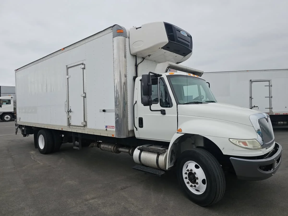 2015 International 4300 - image 3