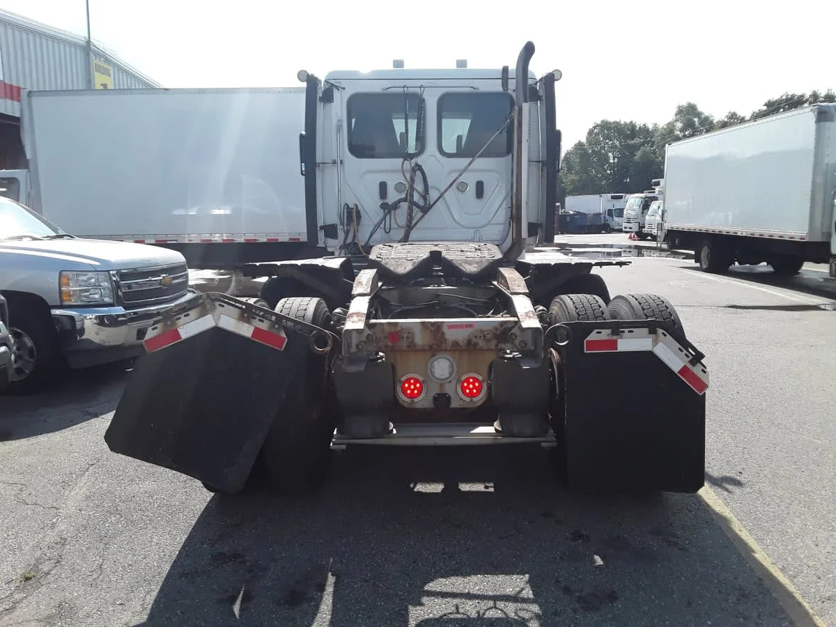 2020 Freightliner Cascadia - image 5