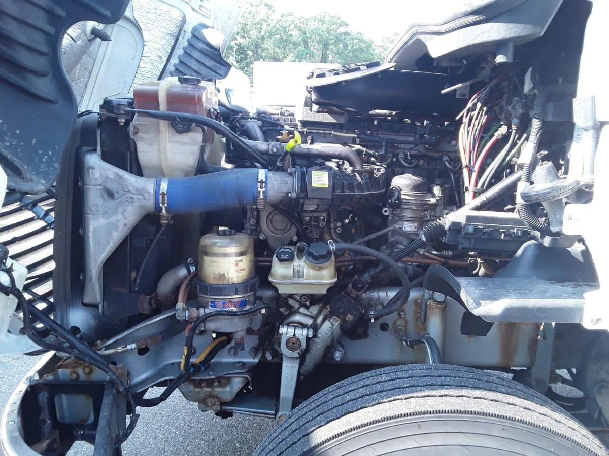 2020 Freightliner Cascadia - image 8