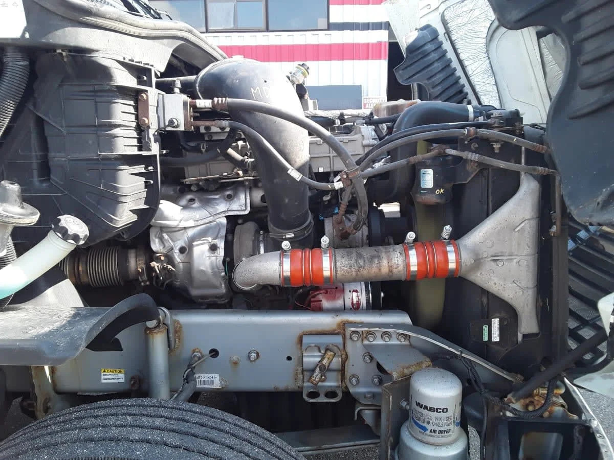 2020 Freightliner Cascadia - image 11