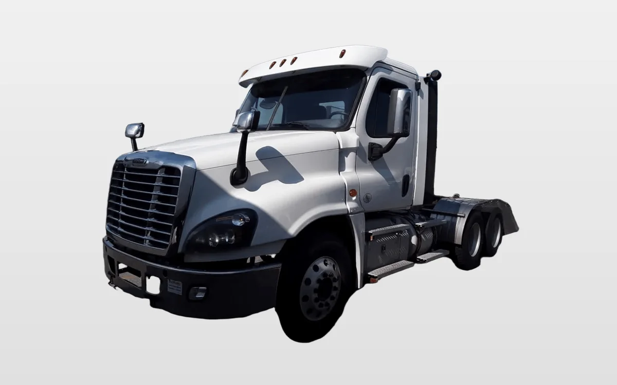 2020 Freightliner Cascadia - image 1