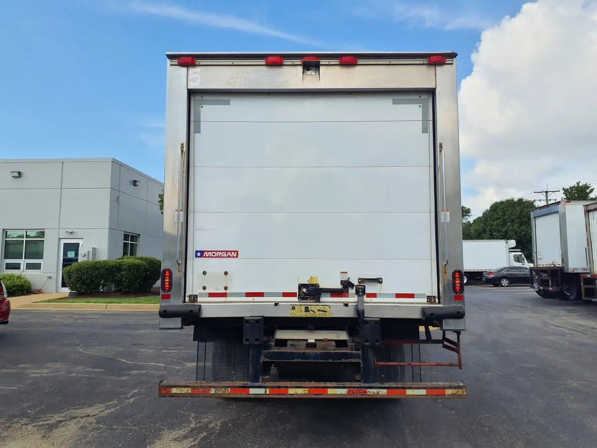 2020 Isuzu NRR - image 5