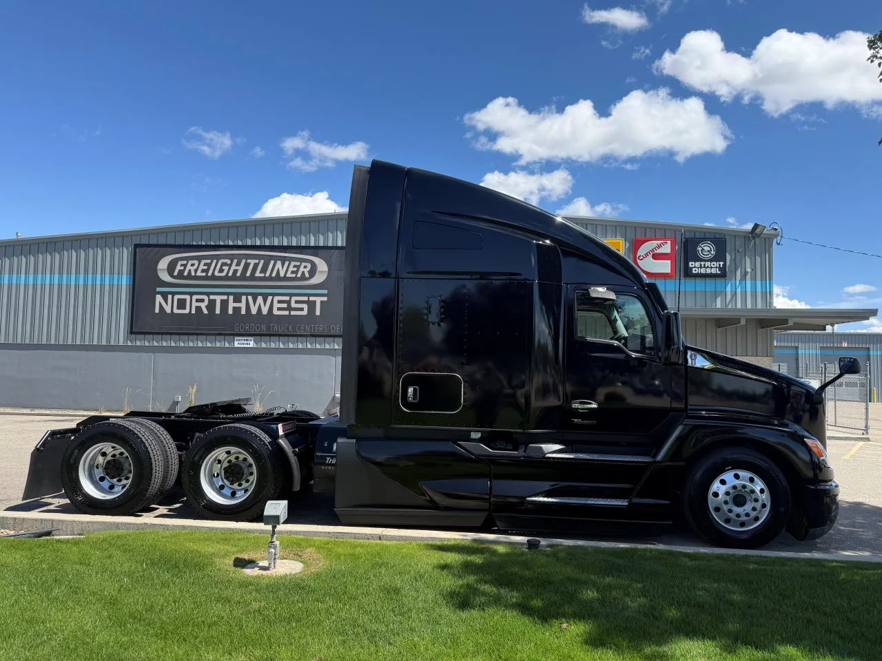 2023 Kenworth T680 in Nampa, ID — photo 5