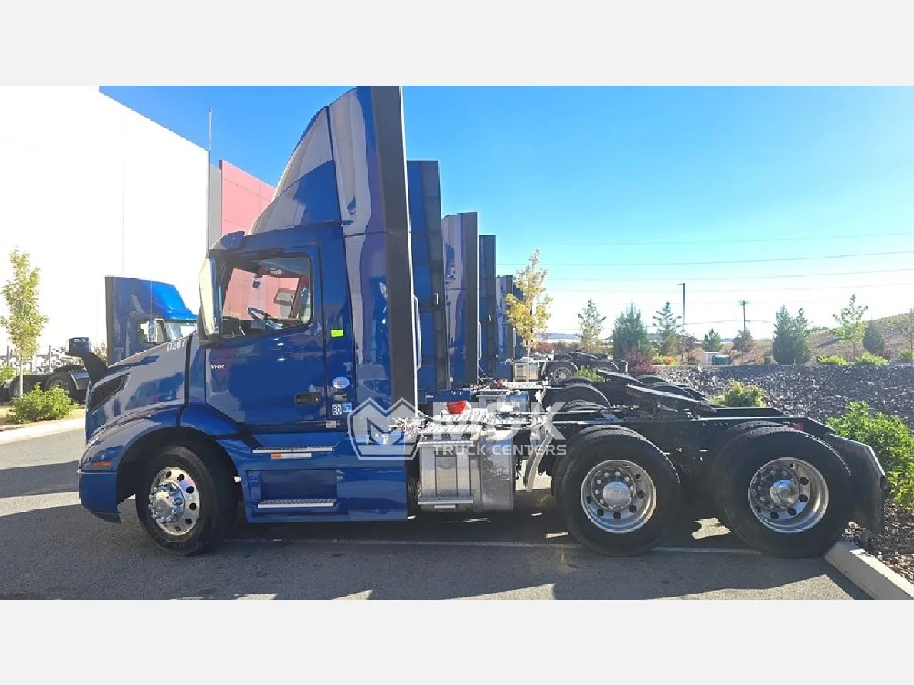 2024 Volvo VNR 640