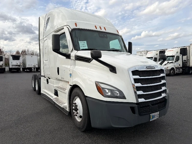 2022 Freightliner Cascadia in Chicopee, MA
