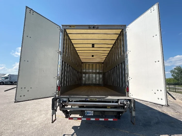2022 Freightliner eM2 in Clarksville, IN — photo 8