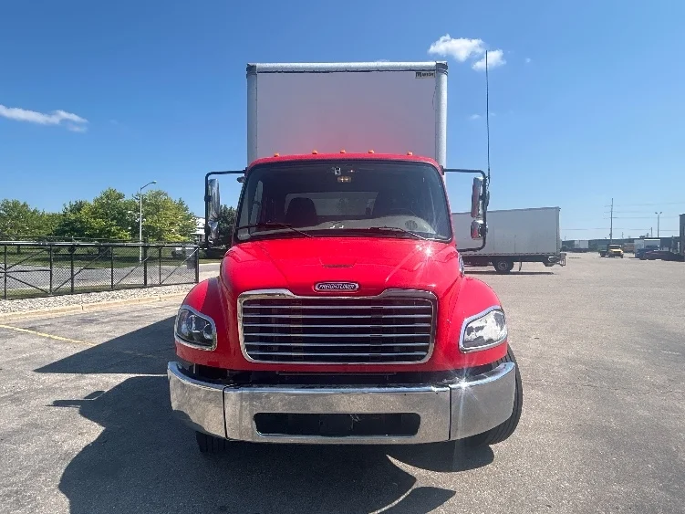 2022 Freightliner eM2 in Clarksville, IN — photo 2