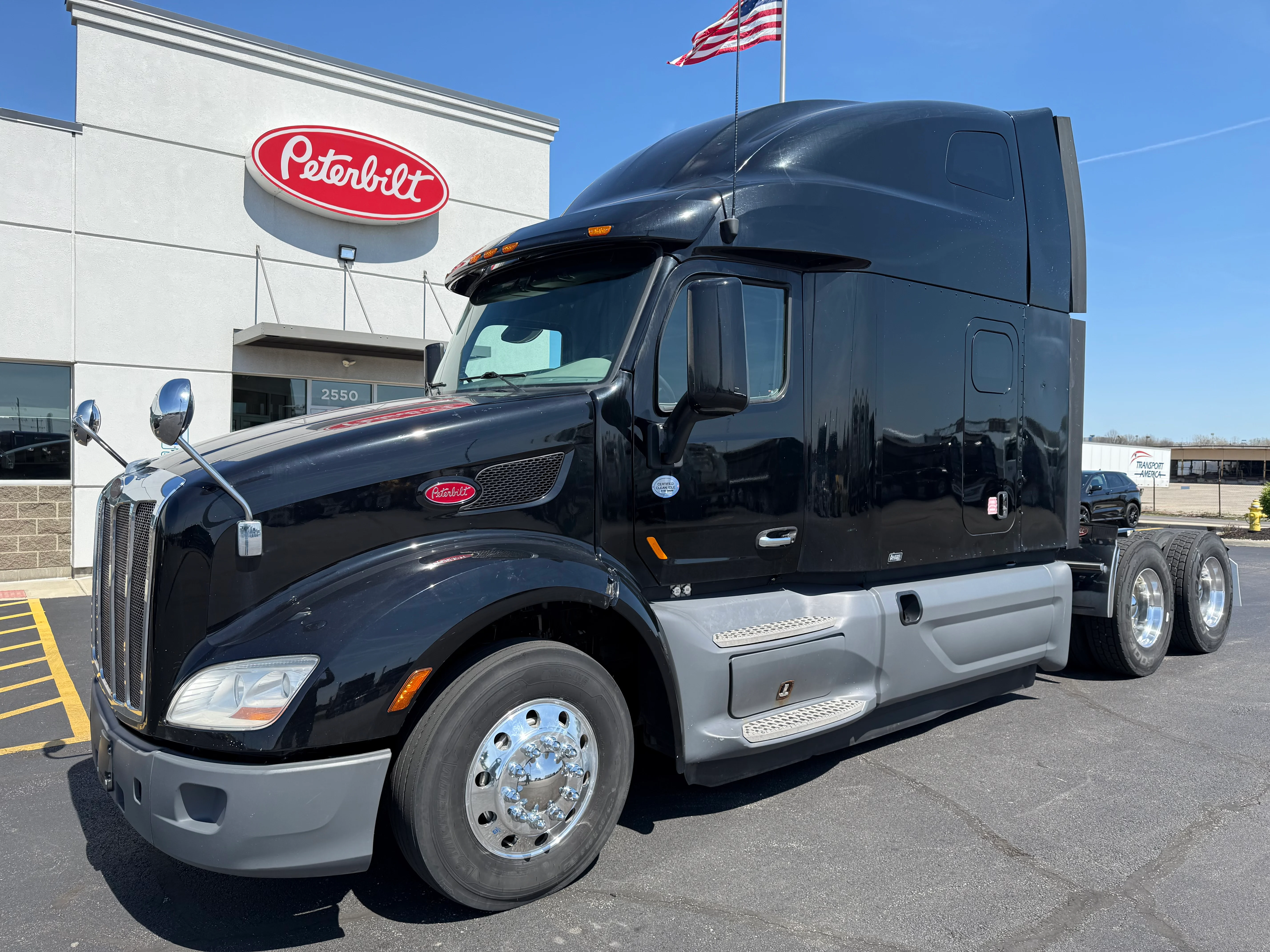 2020 Peterbilt 579 - image 1