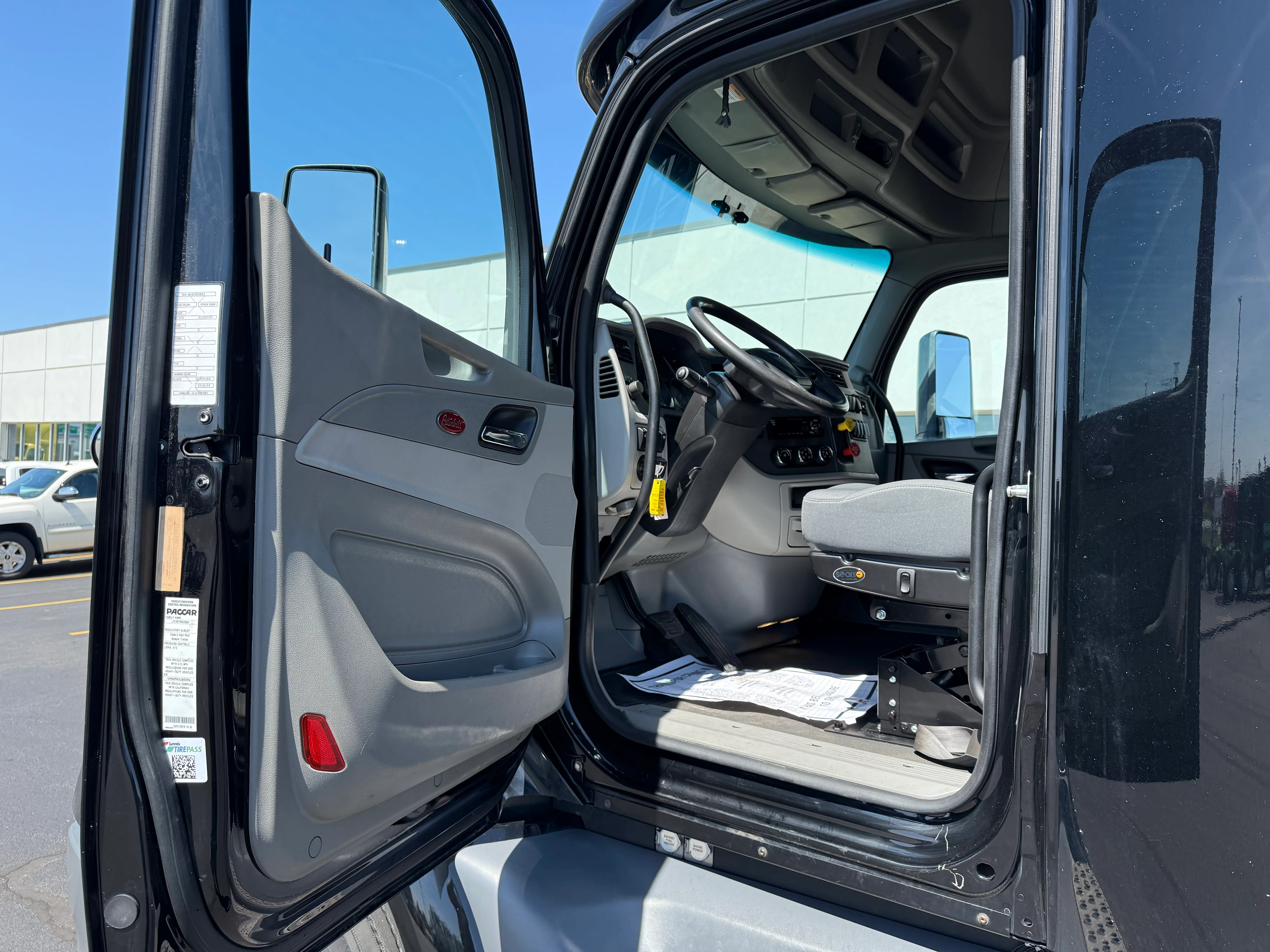 2020 Peterbilt 579 - image 14