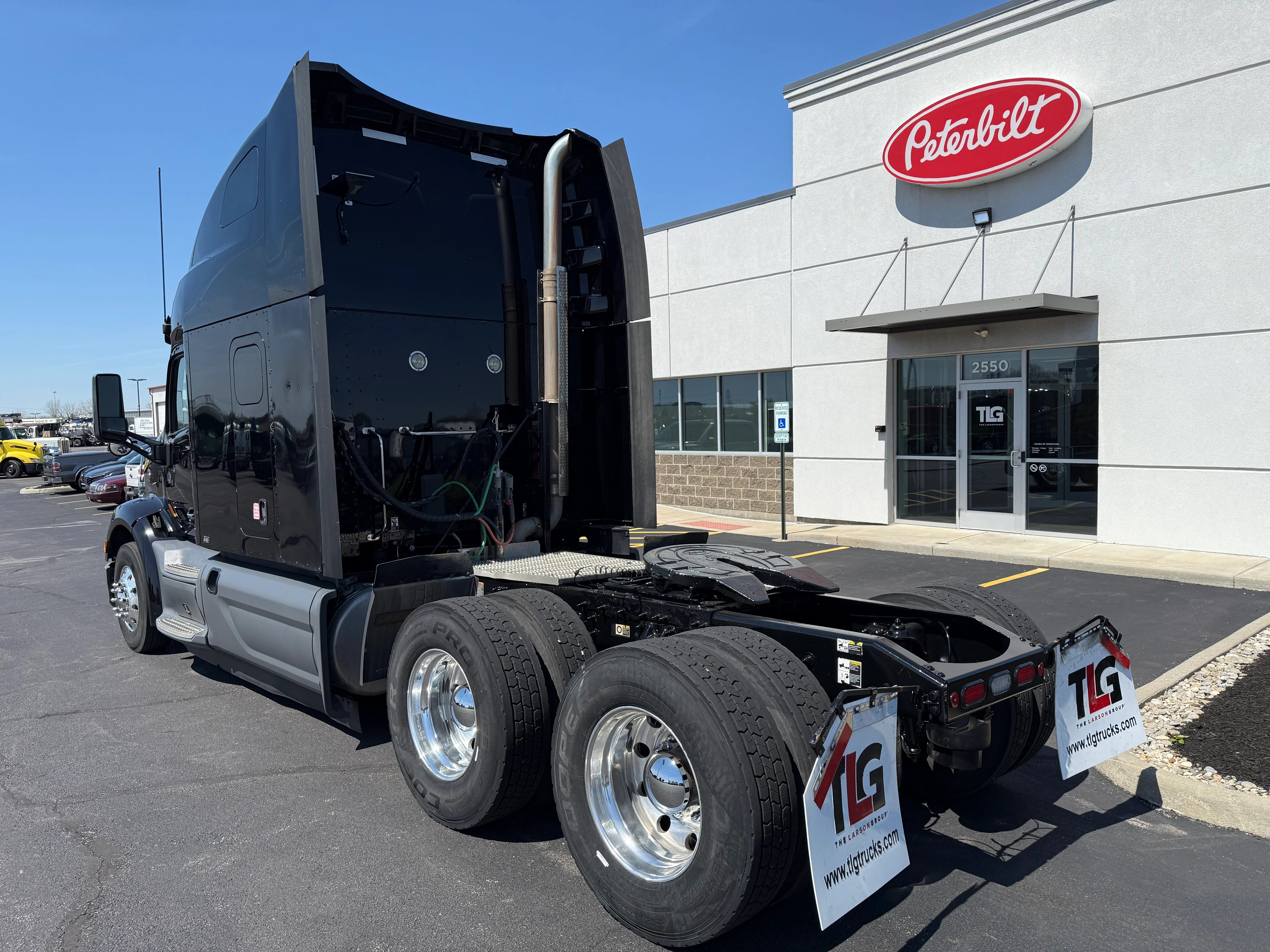 2020 Peterbilt 579 - image 3