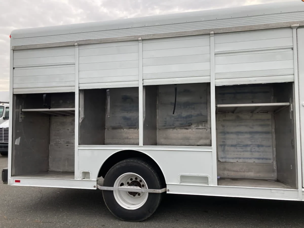 2014 Freightliner M2 106 - image 8