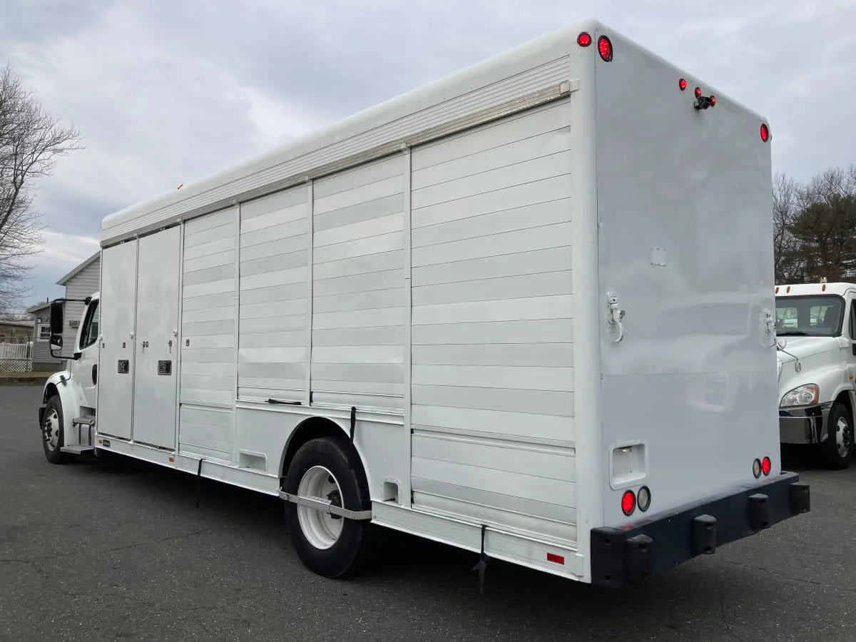 2014 Freightliner M2 106 - image 6