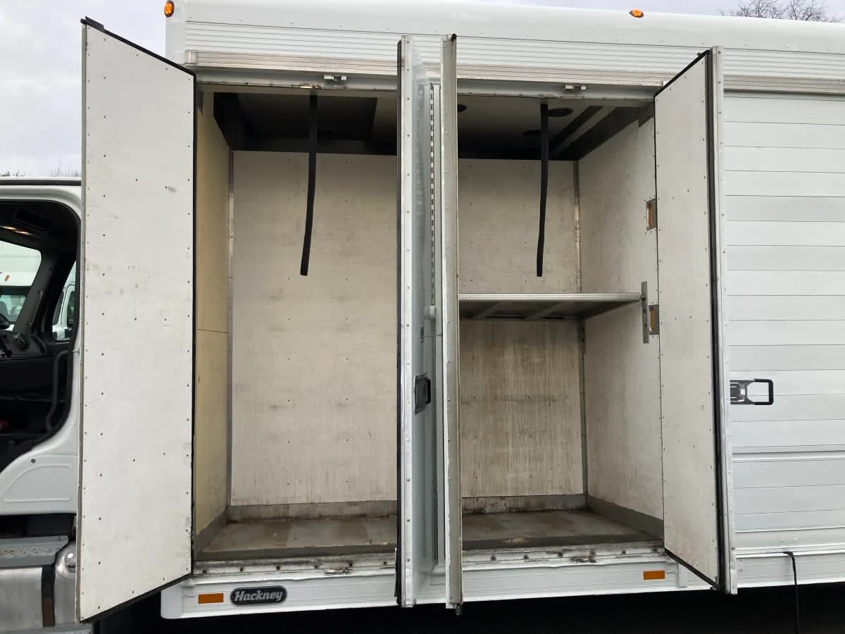 2014 Freightliner M2 106 - image 9