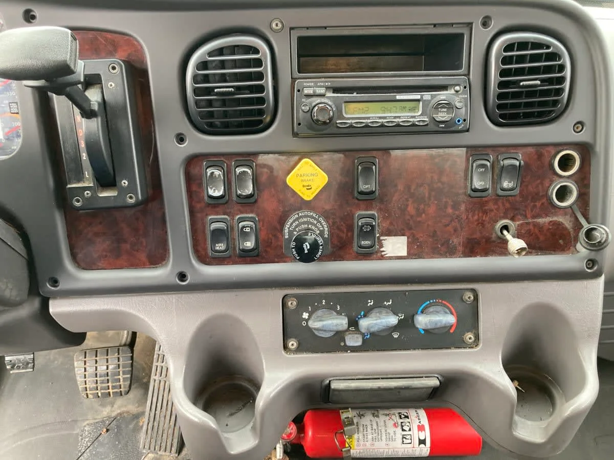 2014 Freightliner M2 106 - image 15