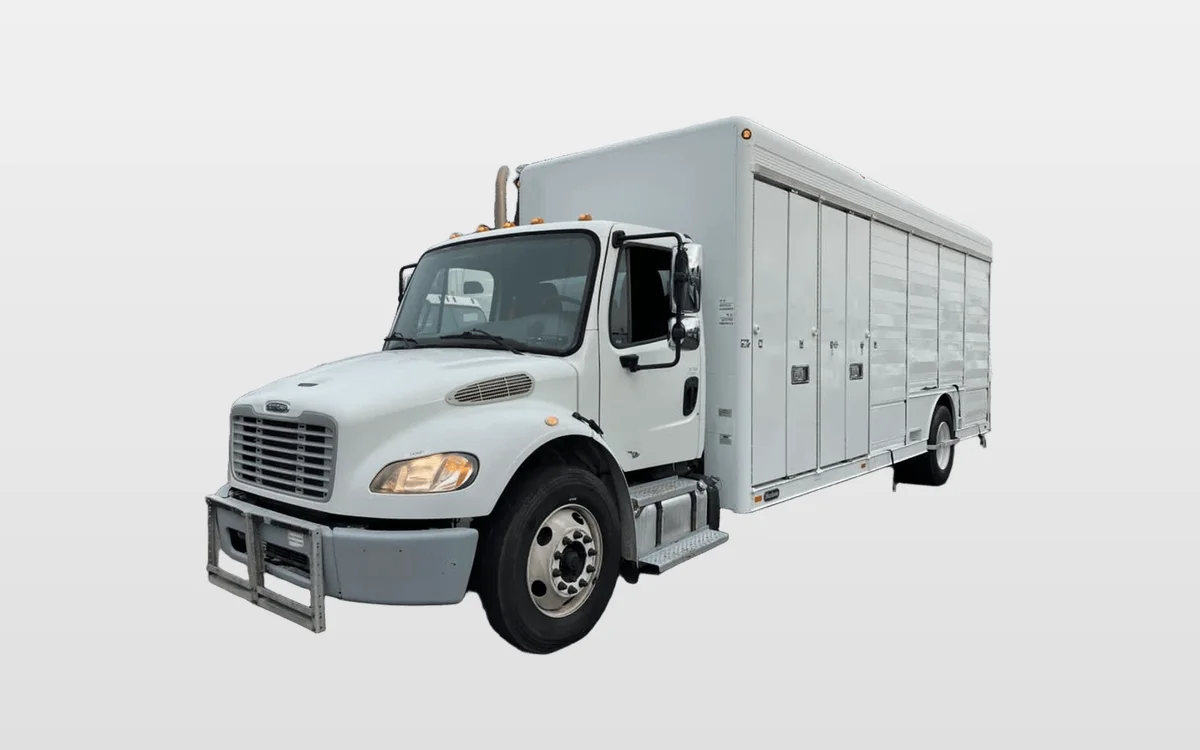 2014 Freightliner M2 106 - image 1
