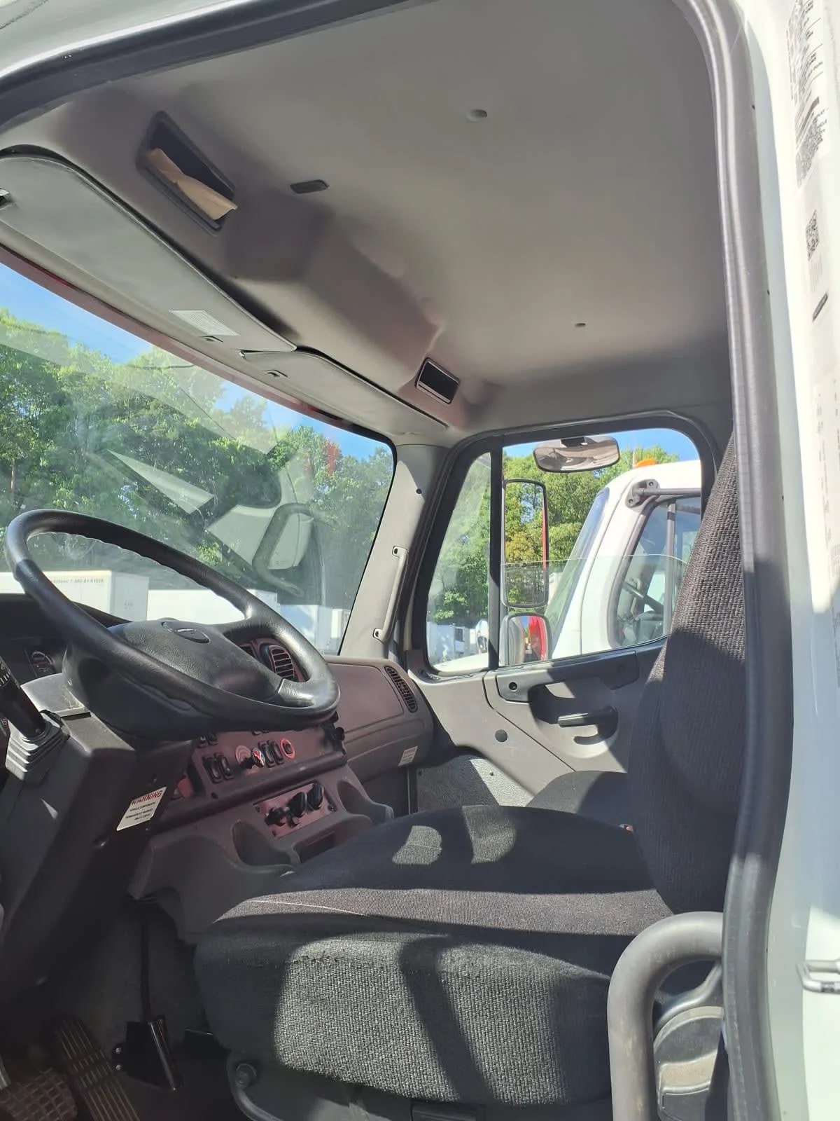 2019 Freightliner M2 106 in Doraville, GA — photo 7