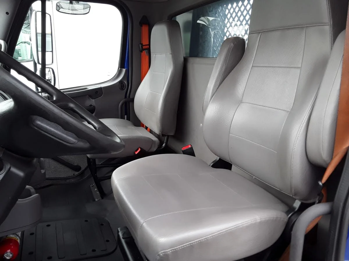 2020 Freightliner M2 106 - image 7