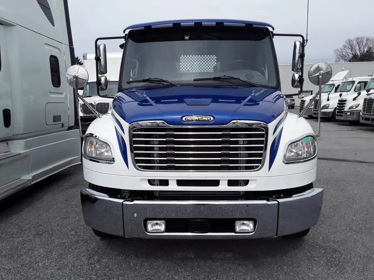 2020 Freightliner M2 106 in Allentown, PA — photo 2