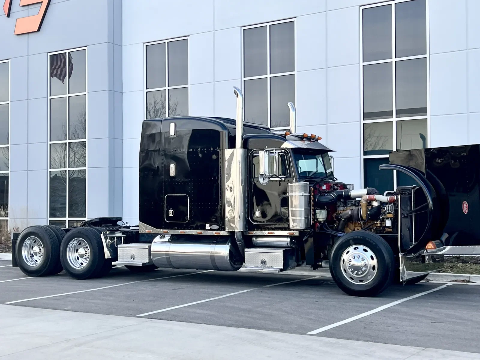 2002 Peterbilt 379 in New Lenox, IL — photo 9