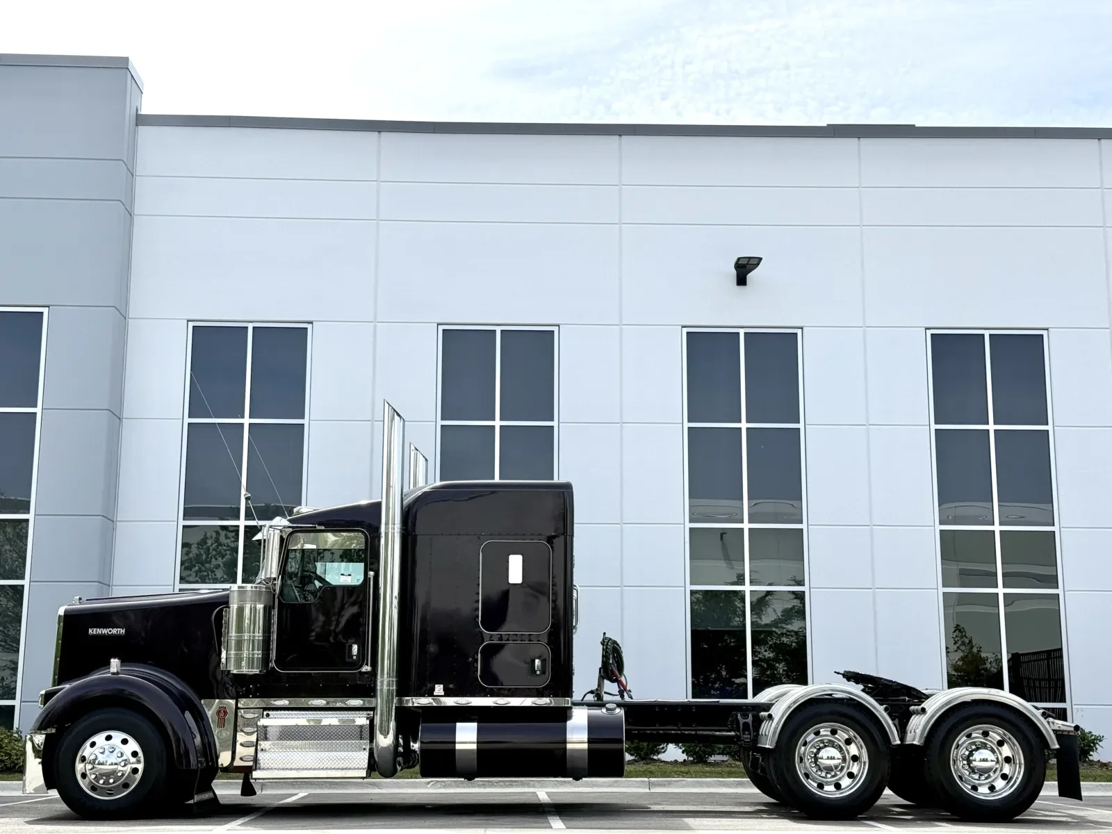 2018 Kenworth W900 in New Lenox, IL — photo 4