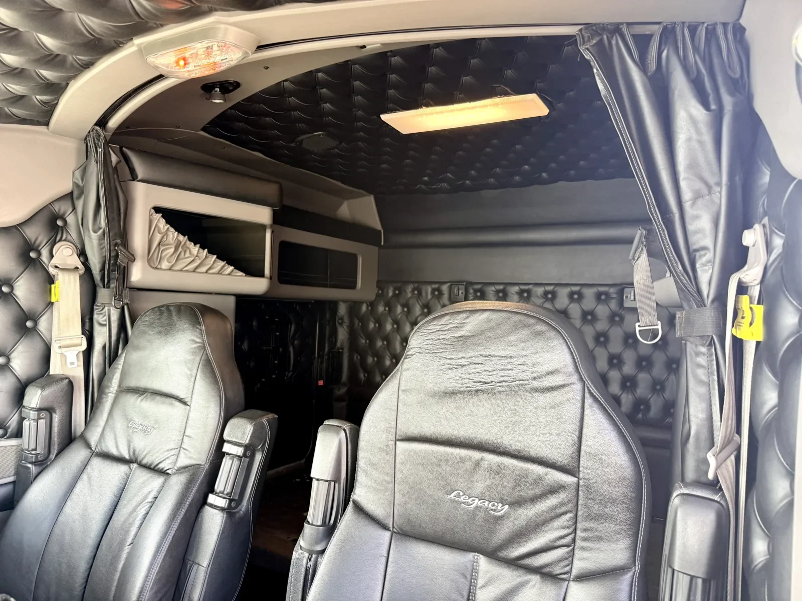 2018 Kenworth W900 in New Lenox, IL — photo 20