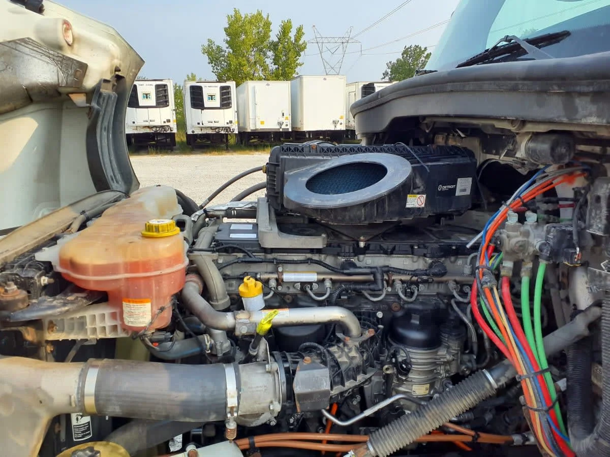 2019 Freightliner Cascadia in Indianapolis, IN — photo 8