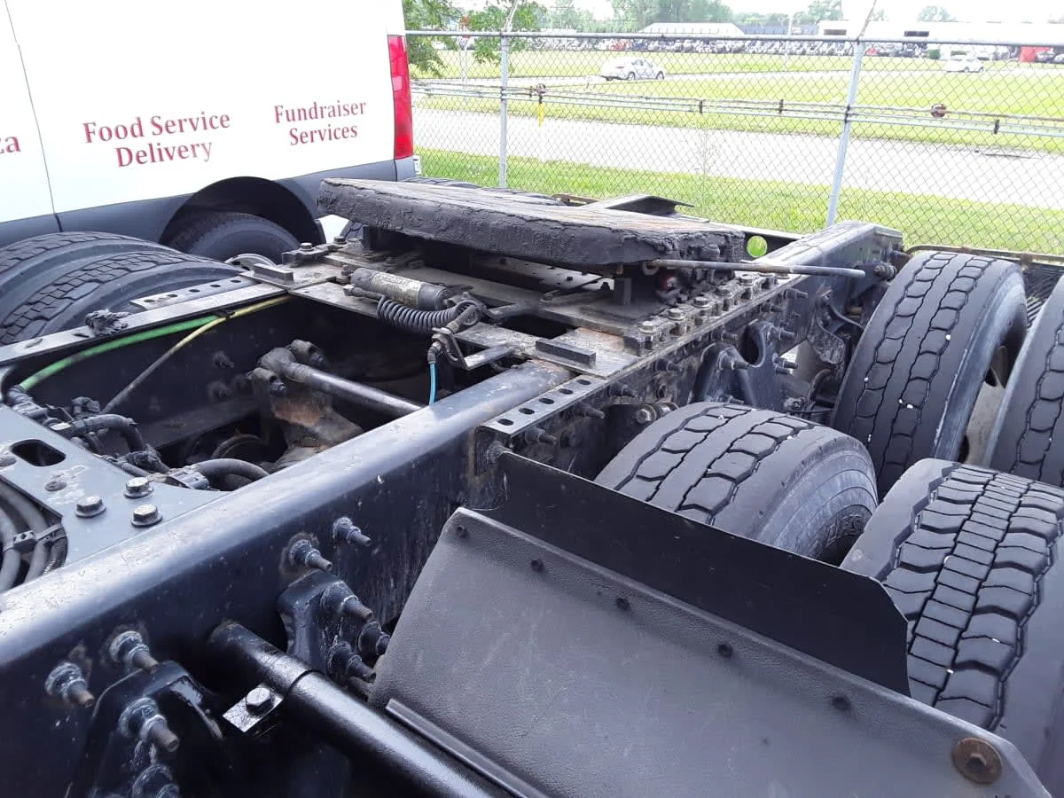 2019 International LT in Hilliard, OH — photo 16