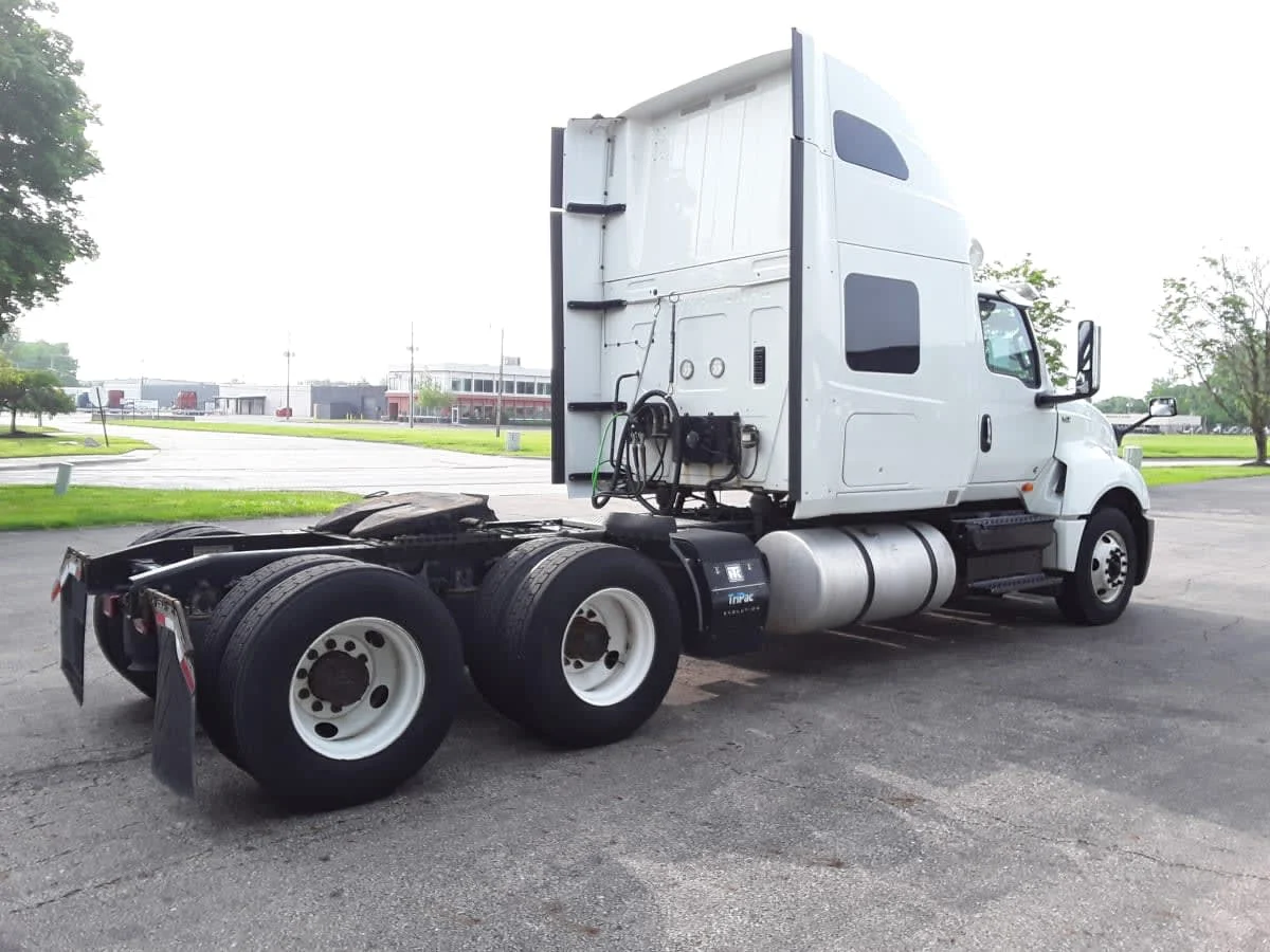 2019 International LT in Hilliard, OH — photo 4