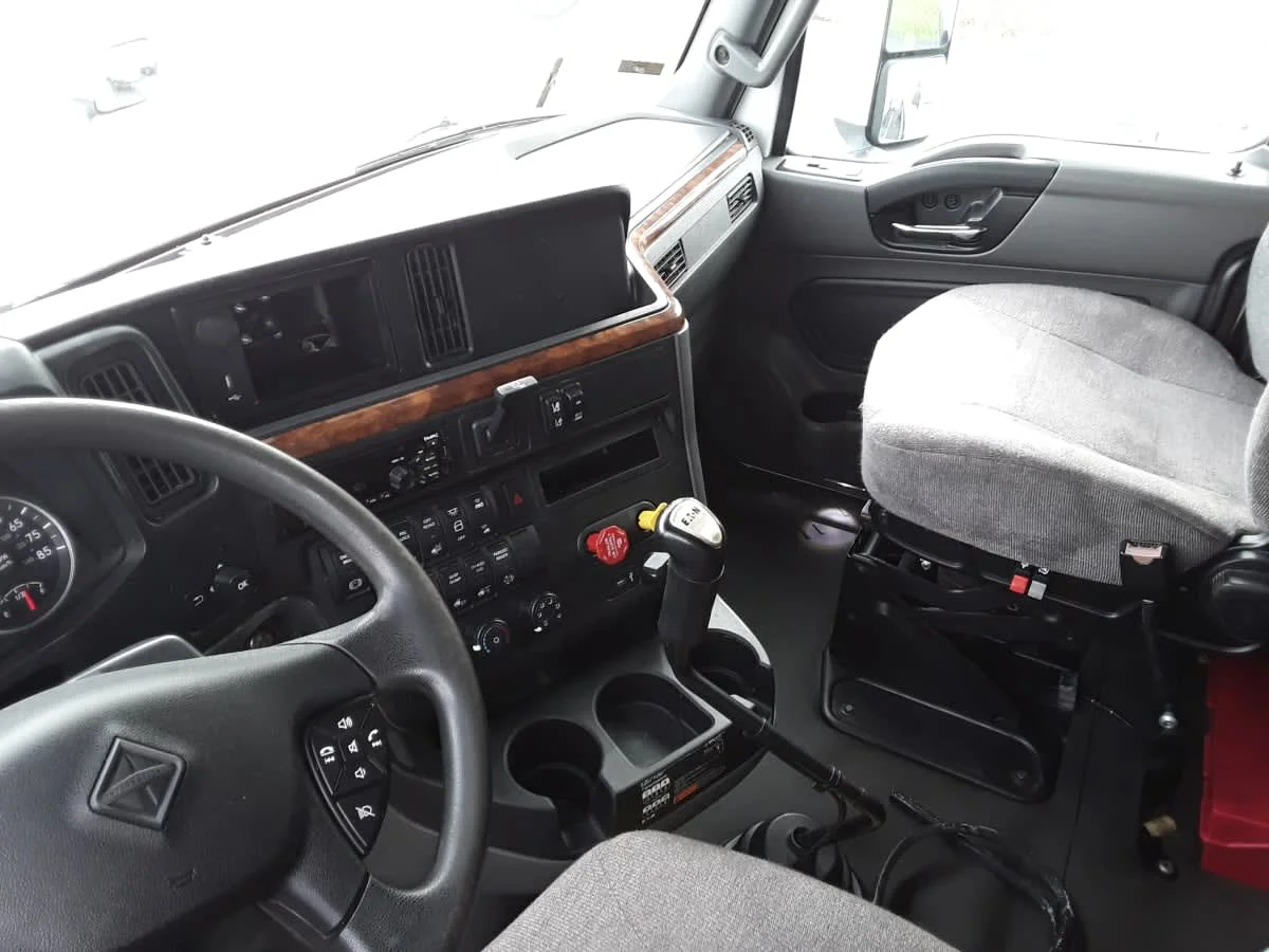 2019 International LT in Hilliard, OH — photo 7