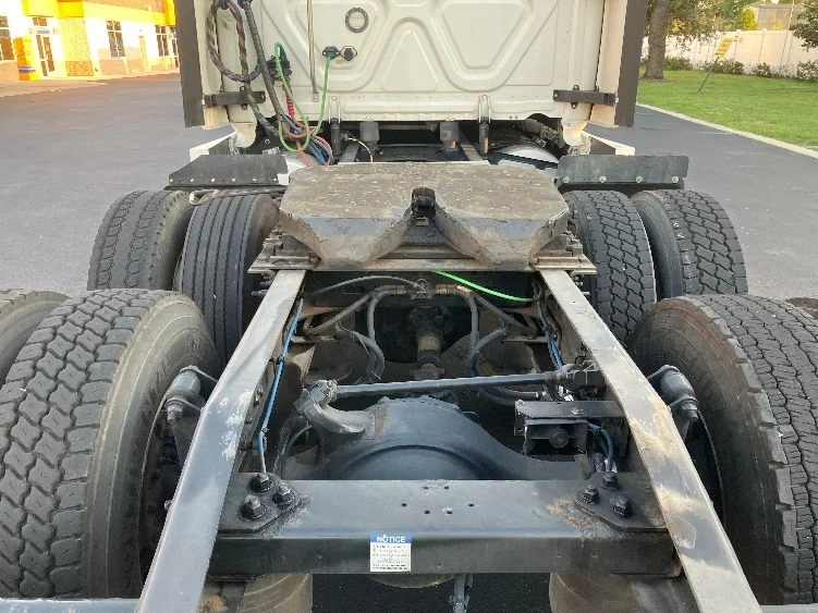 2020 Freightliner Cascadia in Tampa, FL — photo 6