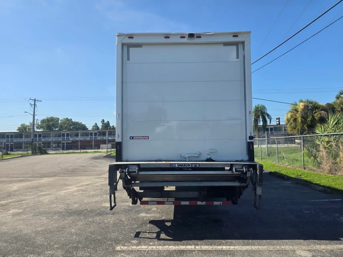 2019 Freightliner M2 106 in Tampa, FL — photo 5