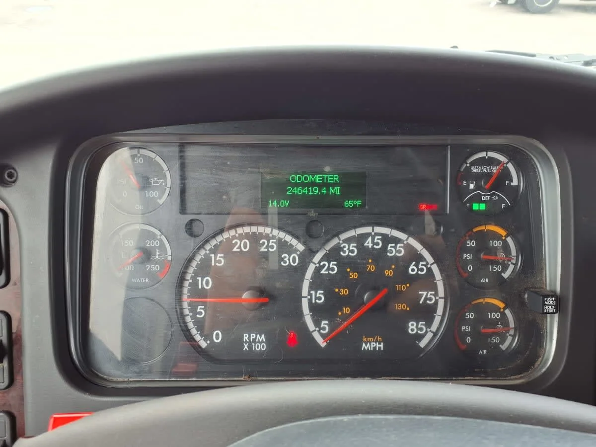 2019 Freightliner M2 106 - image 10