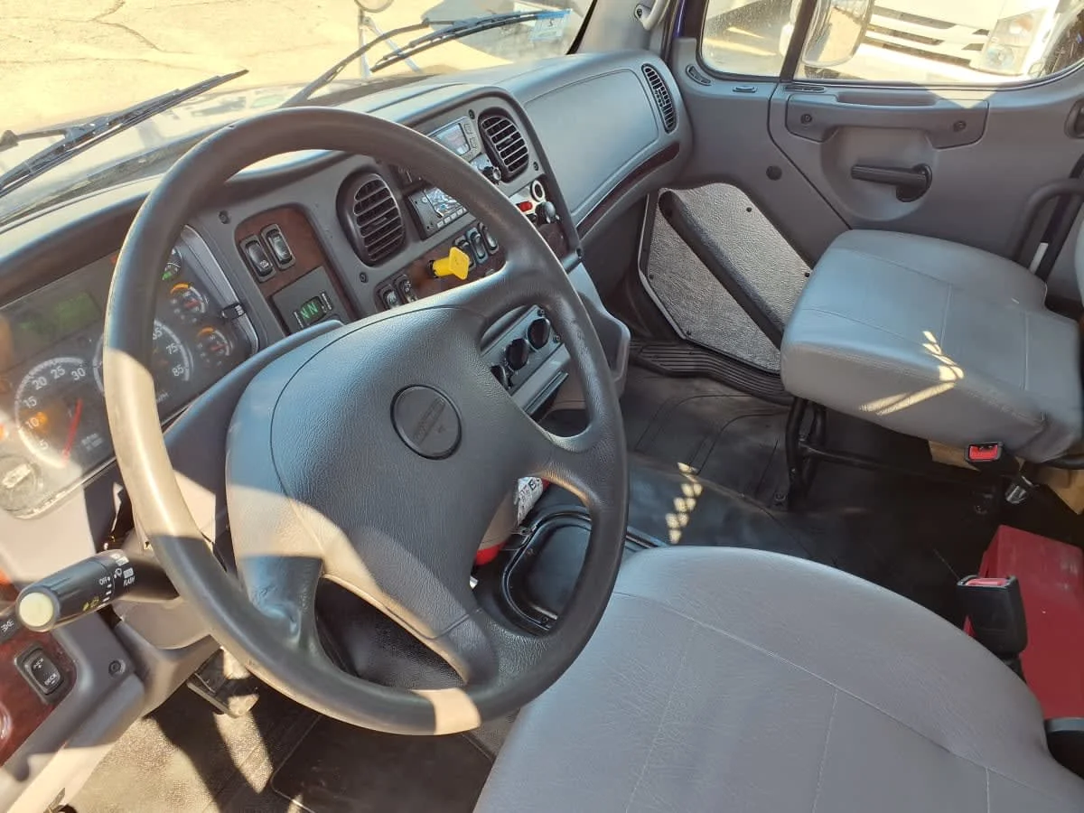 2020 Freightliner M2 106 - image 7