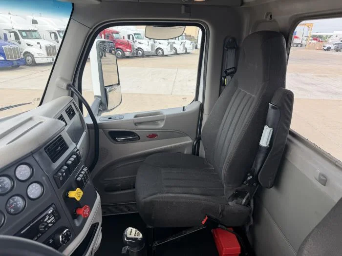 2020 Peterbilt 579 — photo 26