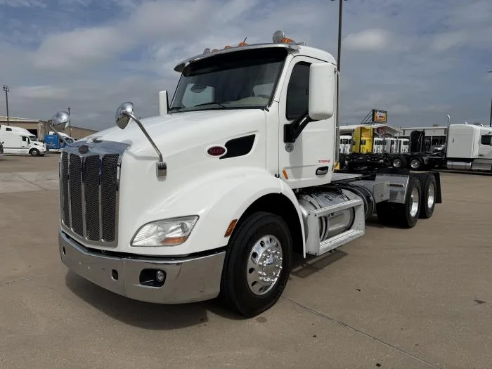 2020 Peterbilt 579 — photo 2