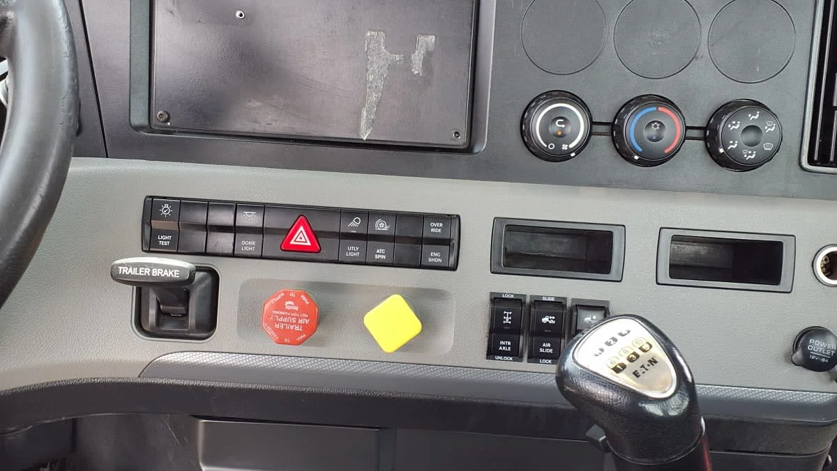 2021 Freightliner Cascadia in Salisbury, MA — photo 10