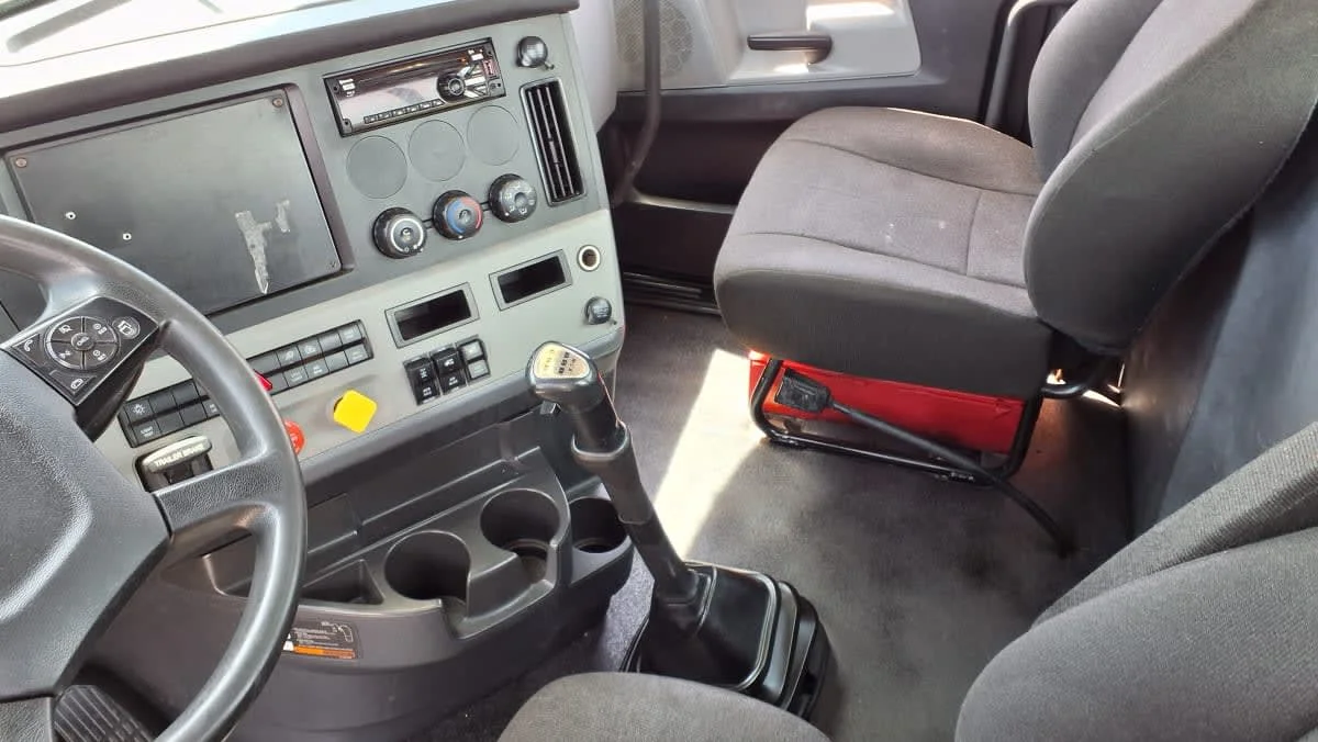 2021 Freightliner Cascadia in Salisbury, MA — photo 7