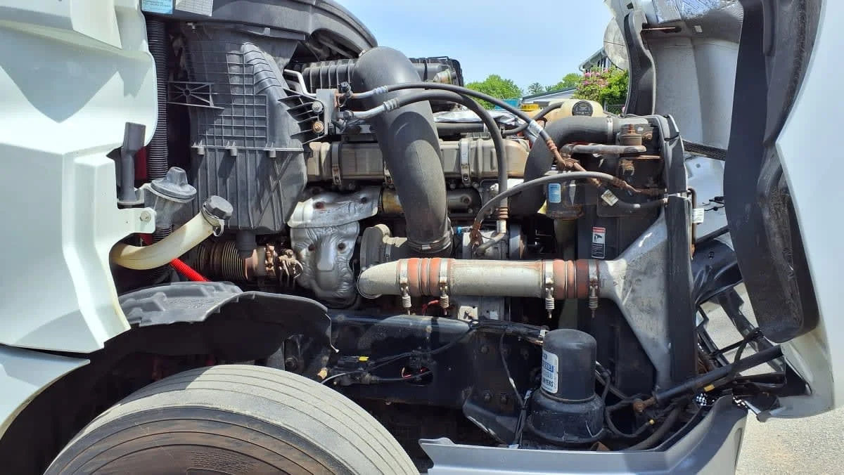 2021 Freightliner Cascadia in Salisbury, MA — photo 12