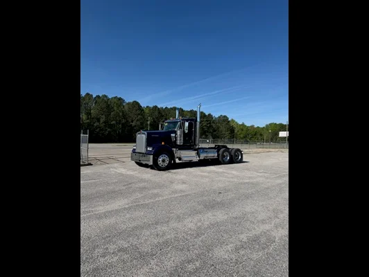 2027 Kenworth W900 in Battleboro, NC — photo 11