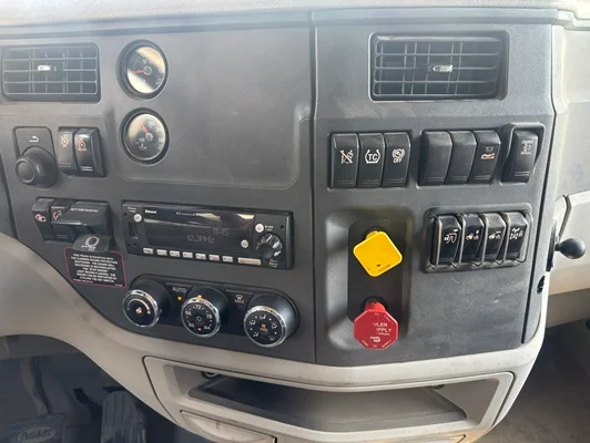2021 Peterbilt 579 in Omaha, NE — photo 7