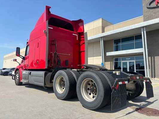 2021 Peterbilt 579 in Omaha, NE — photo 5
