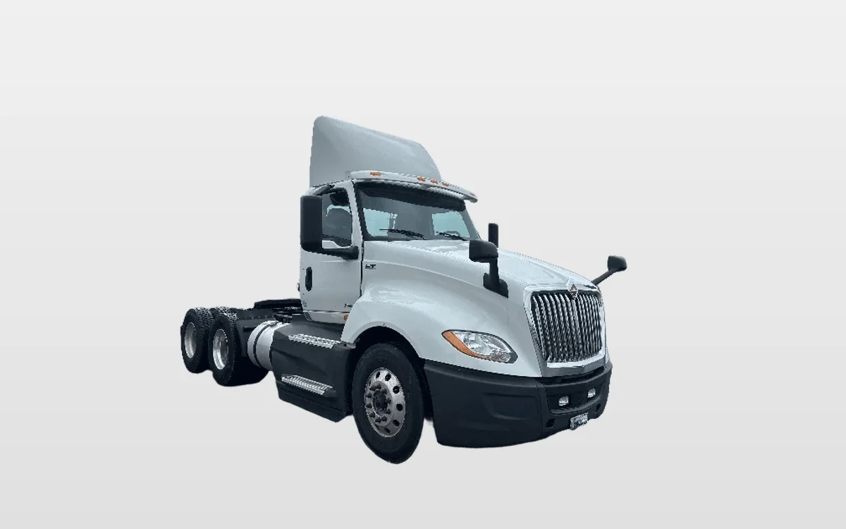 2020 International LT - image 1