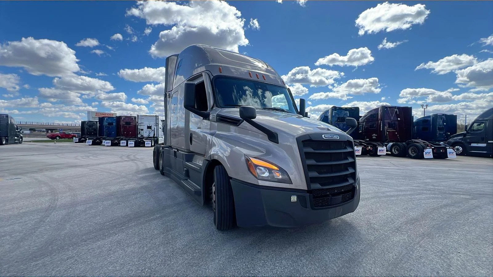 2025 Freightliner Cascadia in Green Bay, WI
