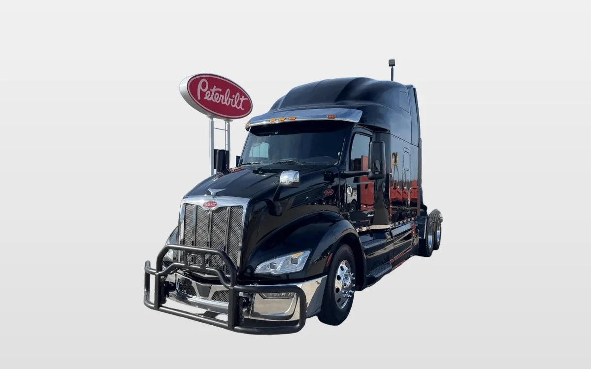 2022 PETERBILT 579 - image 1