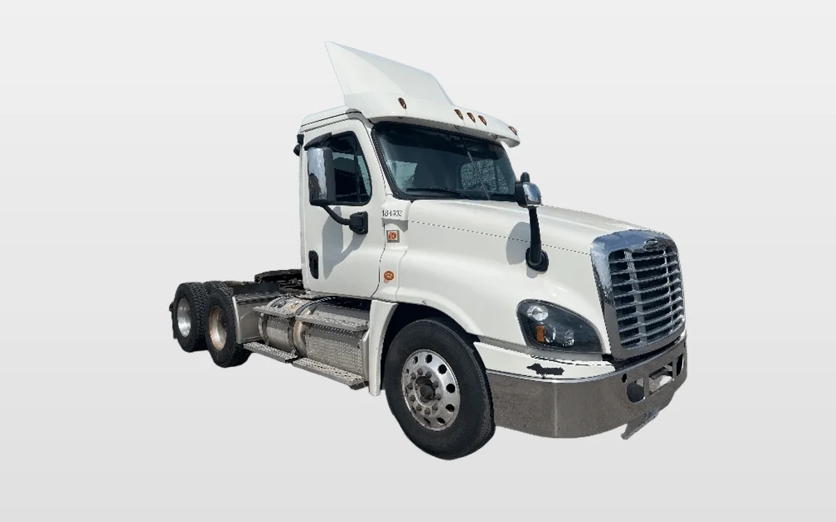 2018 Freightliner Cascadia - image 1