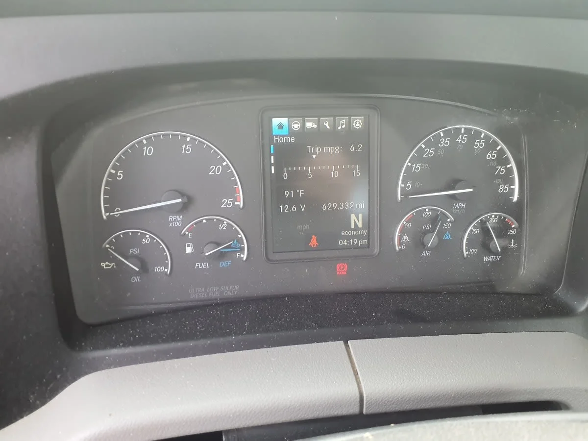 2022 Freightliner Cascadia in Clarksville, IN — photo 9