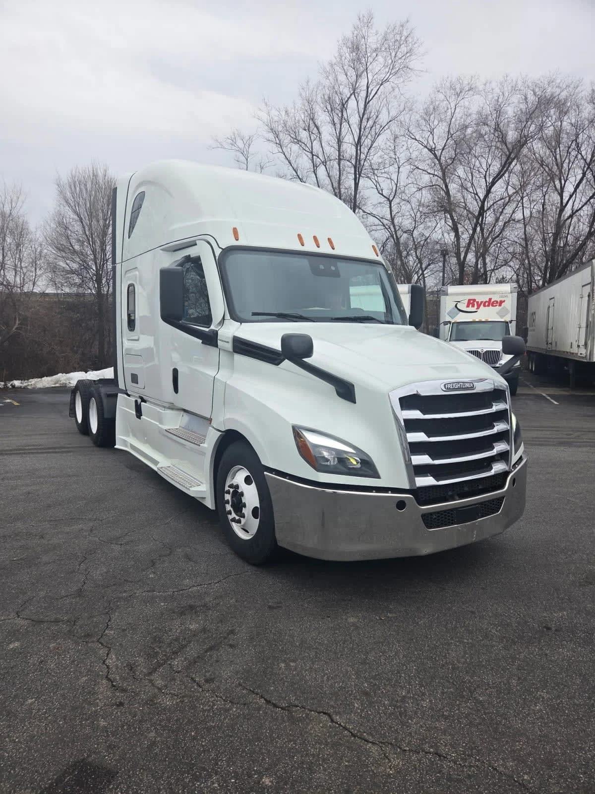 2021 Freightliner Cascadia - image 3