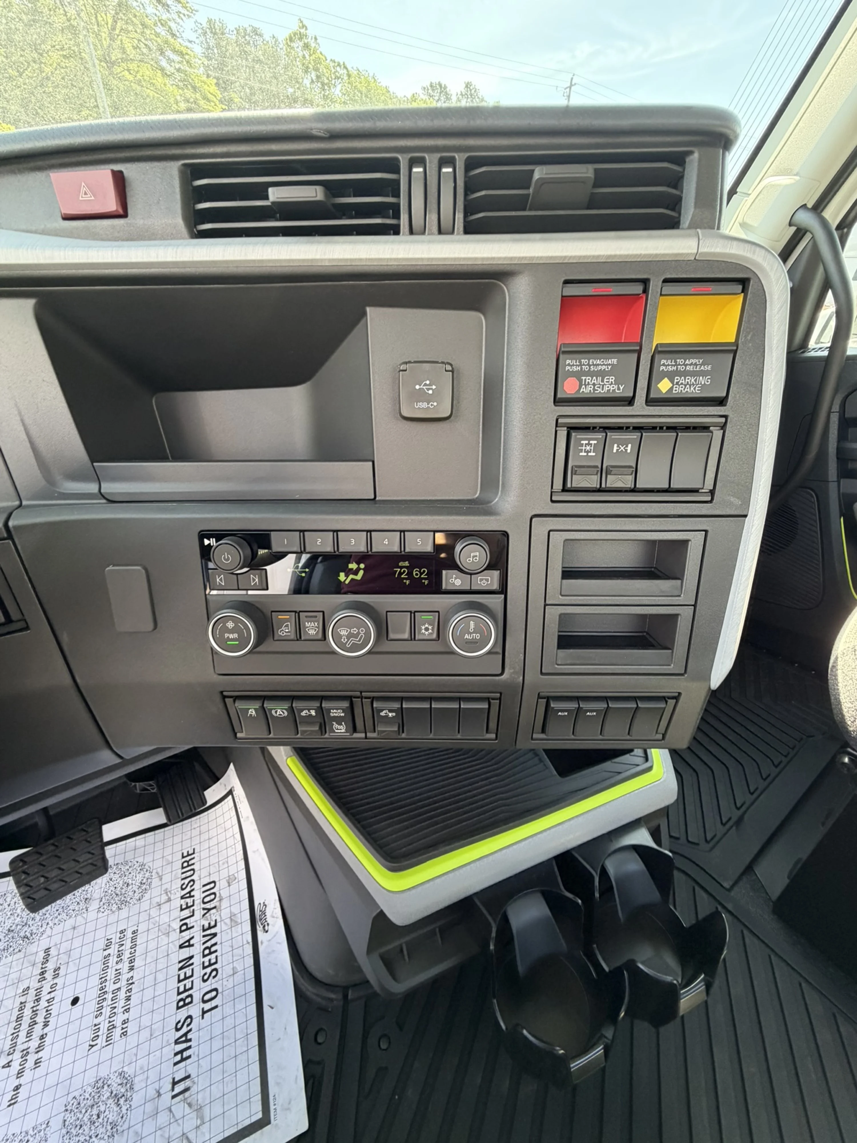 2027 Volvo VNR 640 in Atlanta, GA — photo 8