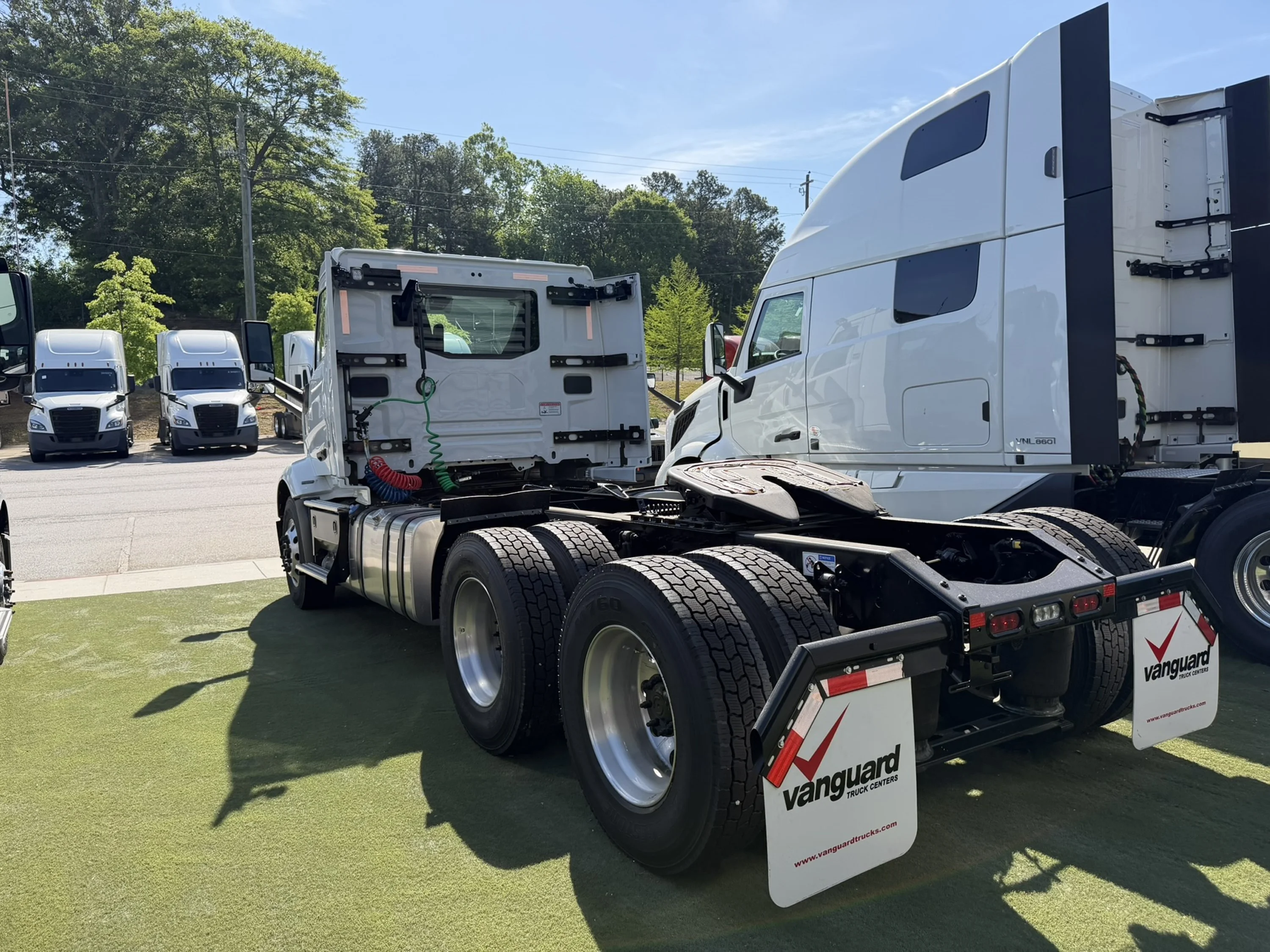 2027 Volvo VNR 640 in Atlanta, GA — photo 4